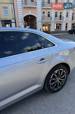 Седан Audi A4 2015 в 