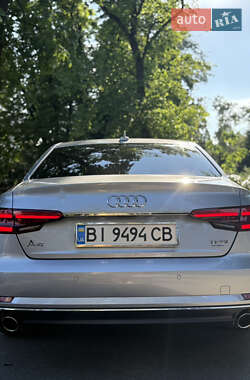 Седан Audi A4 2015 в 