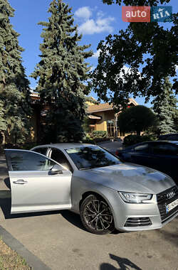 Седан Audi A4 2015 в 