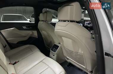 Седан Audi A4 2020 в 