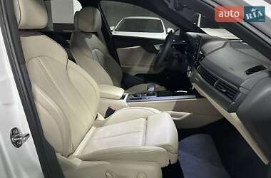 Седан Audi A4 2020 в 