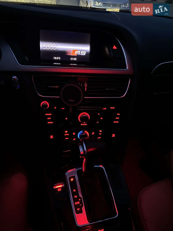Седан Audi A4 2012 в Горохове
