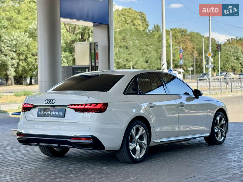 Седан Audi A4 2020 в Николаеве