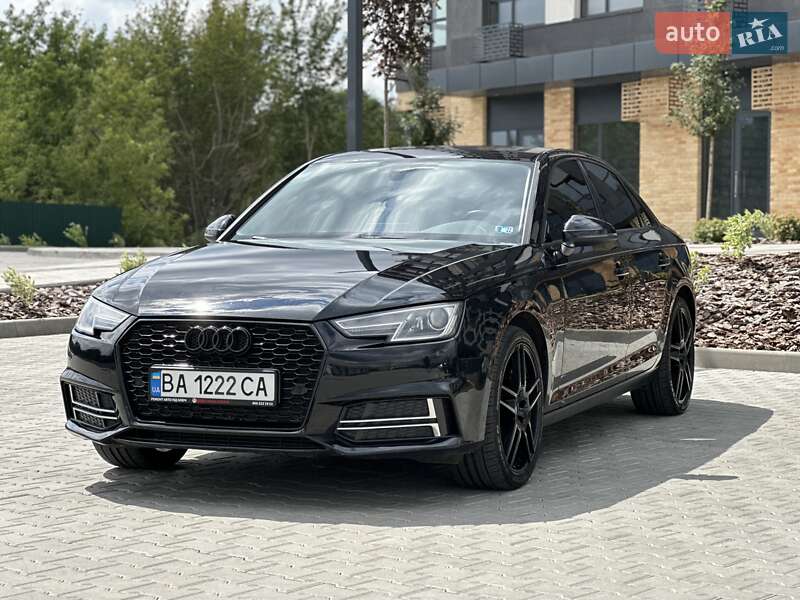Седан Audi A4 2016 в 