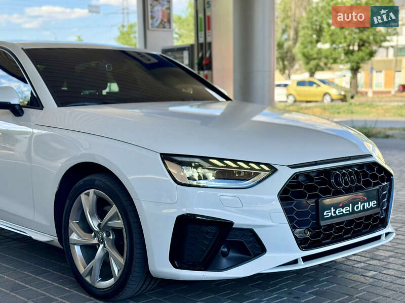 Седан Audi A4 2020 в Николаеве