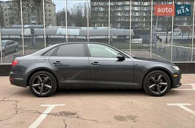 Седан Audi A4 2017 в 