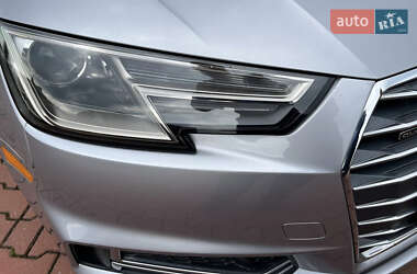 Седан Audi A4 2018 в 