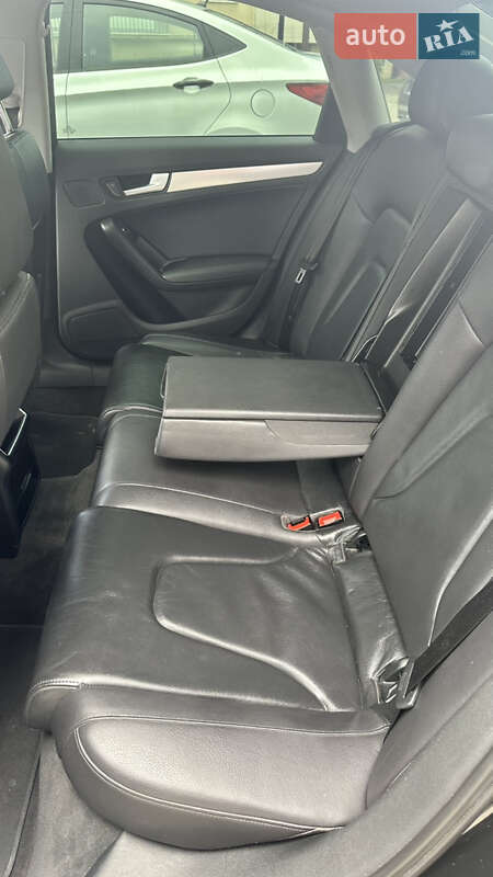 Седан Audi A4 2013 в Трускавці