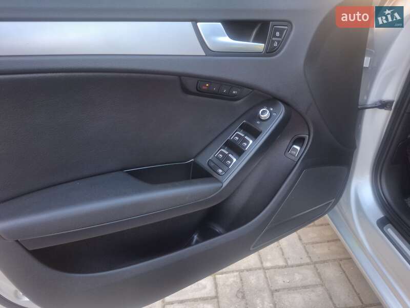 Седан Audi A4 2013 в Житомире
