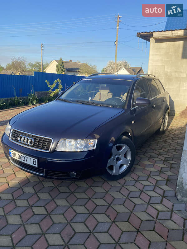 Универсал Audi A4 2001 в Сарнах