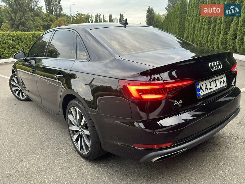 Седан Audi A4 2019 в 