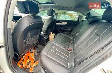 Седан Audi A4 2019 в 