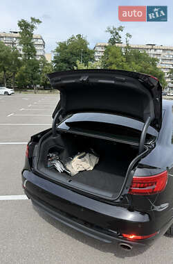 Седан Audi A4 2016 в 