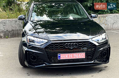 Седан Audi A4 2022 в 