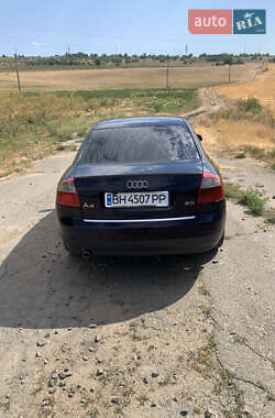 Седан Audi A4 2001 в 