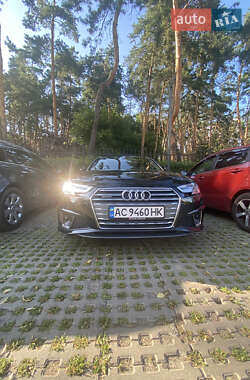 Универсал Audi A4 2018 в 