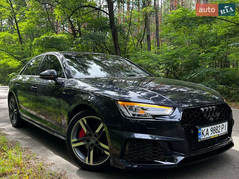 Седан Audi A4 2017 в Киеве