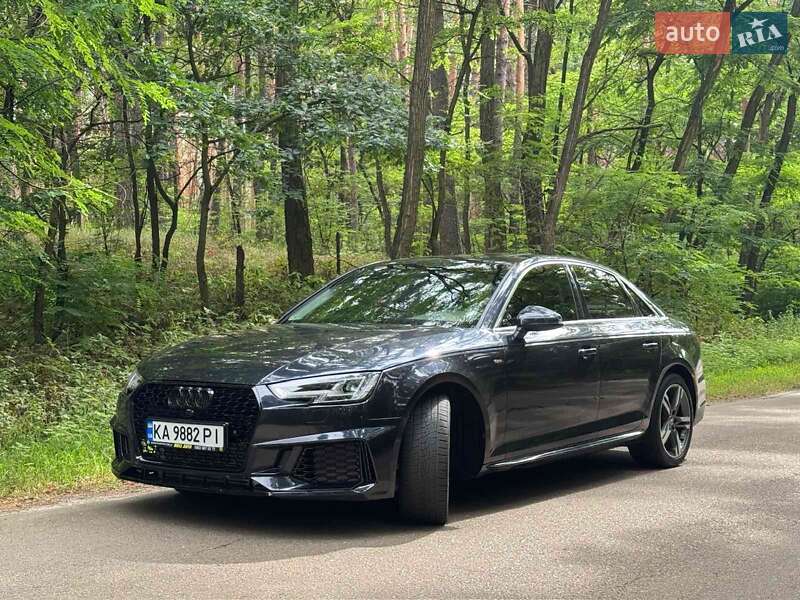 Седан Audi A4 2017 в Киеве