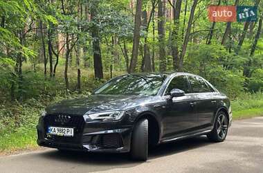 Седан Audi A4 2017 в 