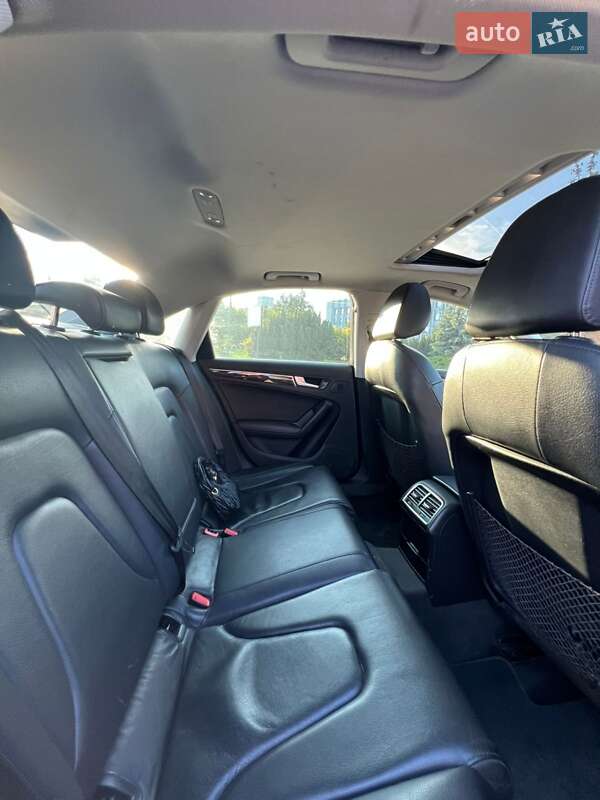 Седан Audi A4 2012 в Хмельницькому