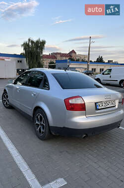Седан Audi A4 2001 в 