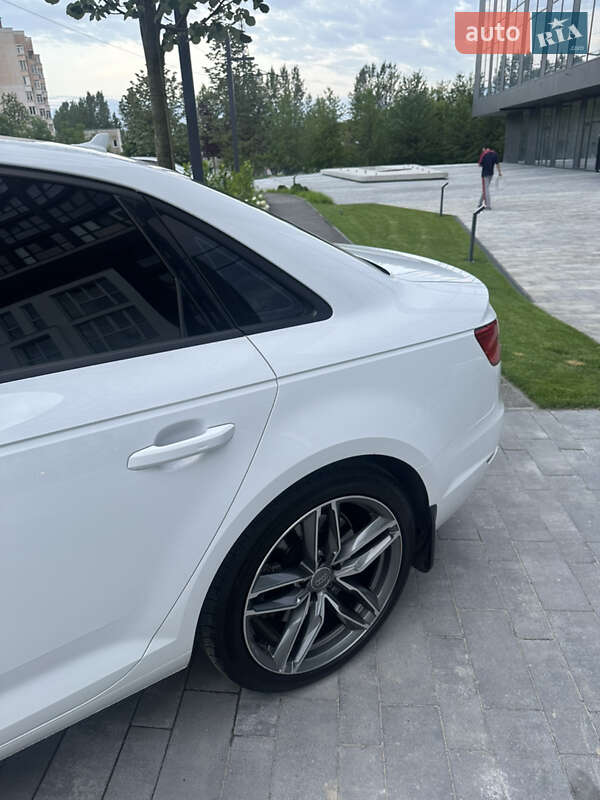 Седан Audi A4 2016 в Киеве