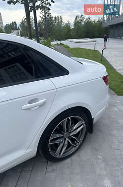 Седан Audi A4 2016 в 