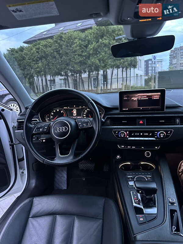 Седан Audi A4 2016 в Киеве