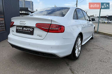Седан Audi A4 2014 в 