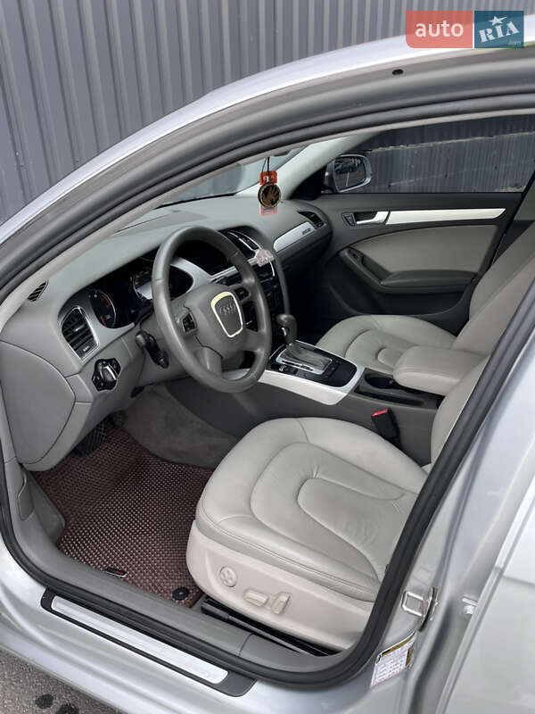 Седан Audi A4 2011 в Киеве