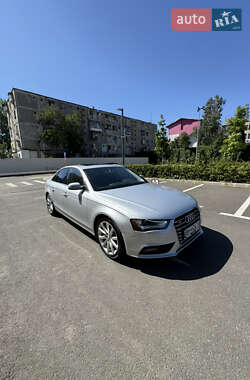 Седан Audi A4 2012 в 