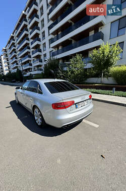 Седан Audi A4 2012 в 
