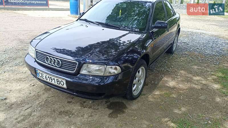 Седан Audi A4 1998 в Сторожинце