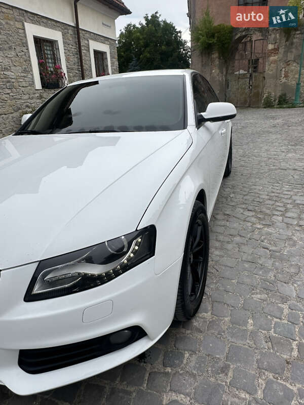 Седан Audi A4 2010 в Каменец-Подольском