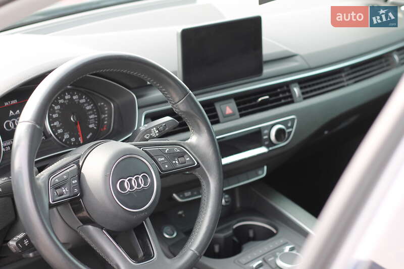 Седан Audi A4 2018 в Львове