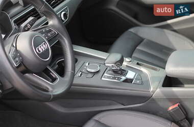 Седан Audi A4 2018 в 