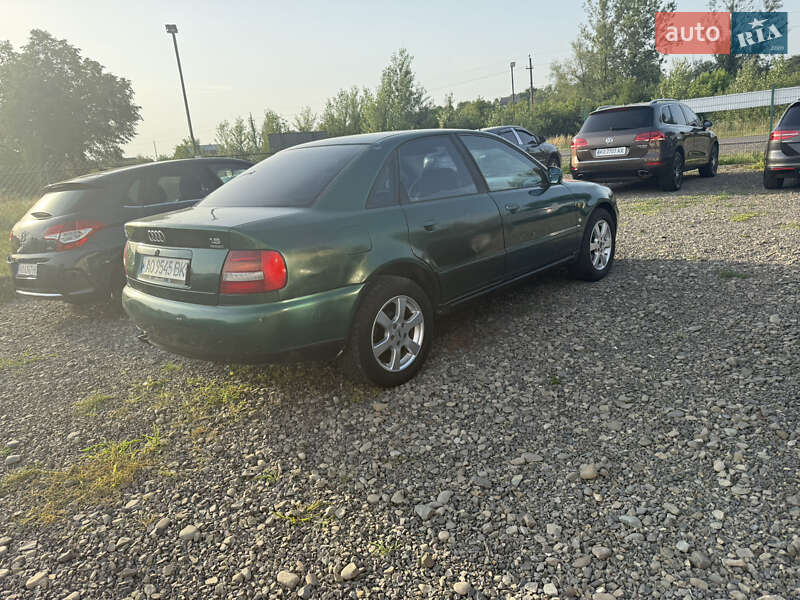 Седан Audi A4 1996 в Тячеві