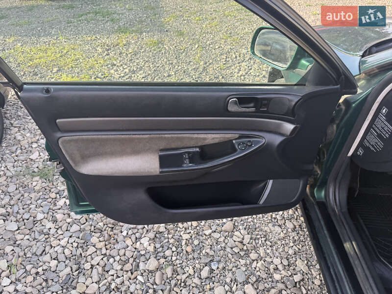 Седан Audi A4 1996 в Тячеві