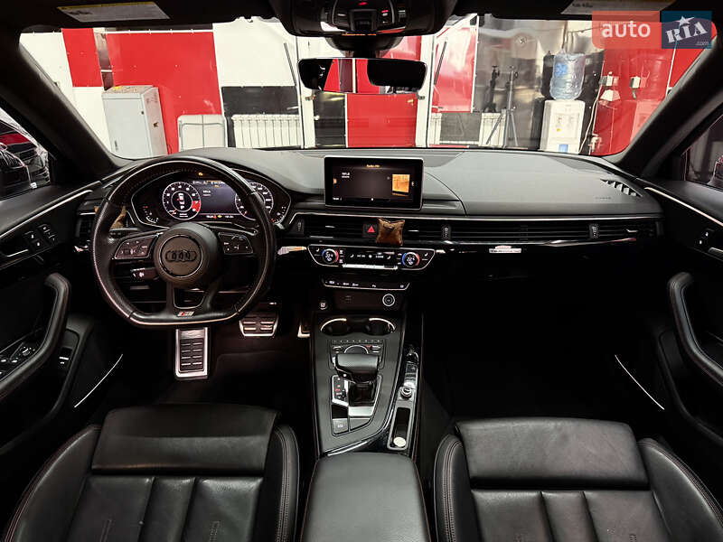 Седан Audi A4 2017 в Одессе