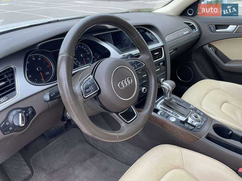 Седан Audi A4 2015 в Киеве