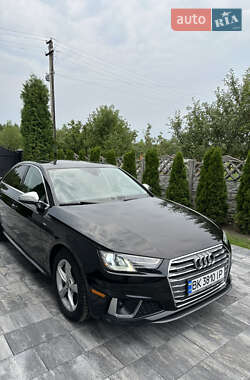 Седан Audi A4 2018 в 