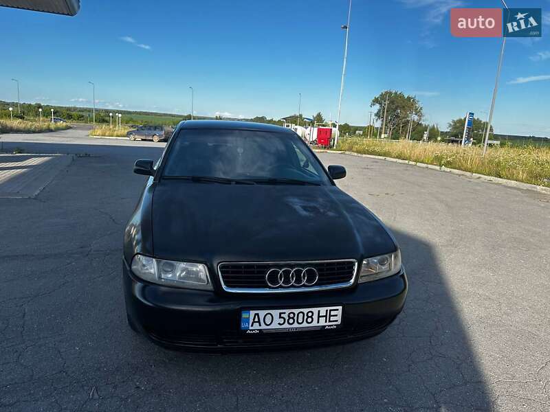Седан Audi A4 1999 в Львове