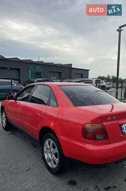 Седан Audi A4 1998 в Ивано-Франковске