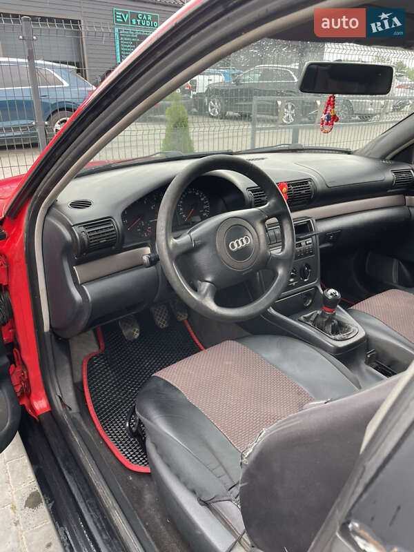 Седан Audi A4 1998 в Ивано-Франковске