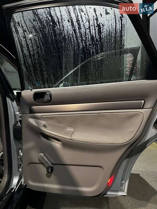 Седан Audi A4 1998 в Ивано-Франковске