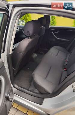 Седан Audi A4 2004 в 