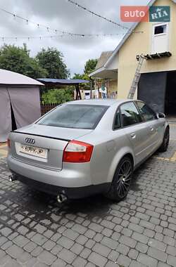 Седан Audi A4 2004 в 