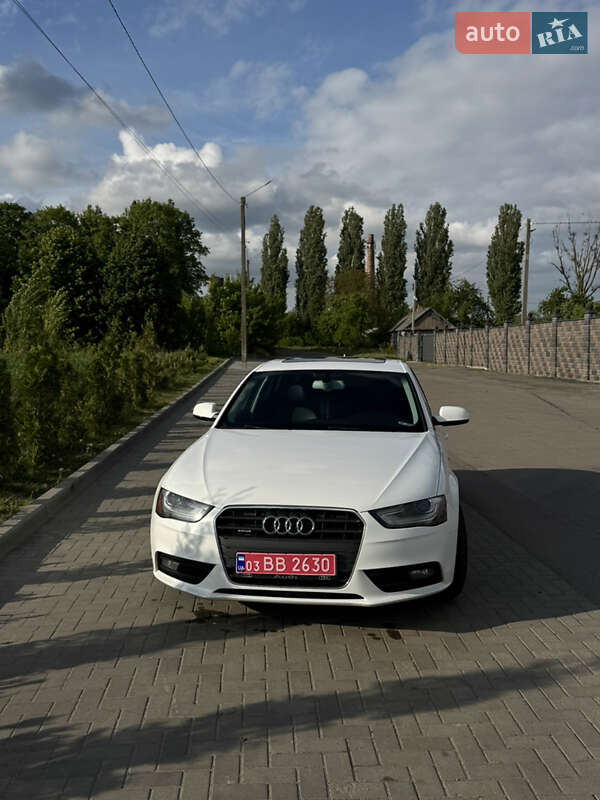 Седан Audi A4 2012 в Ровно