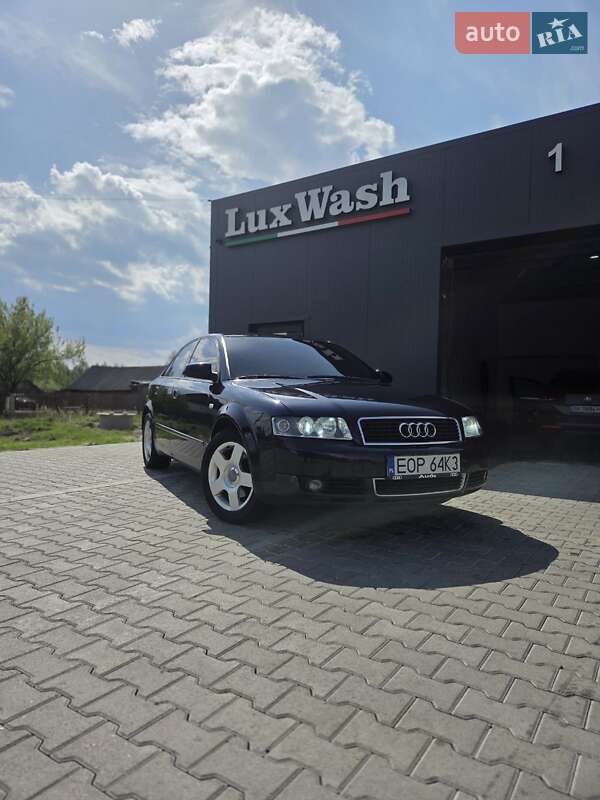 Седан Audi A4 2001 в Ровно