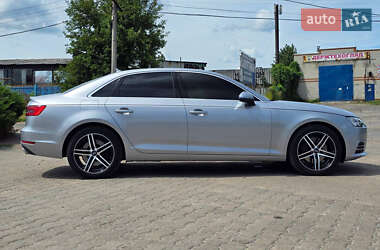 Седан Audi A4 2016 в 